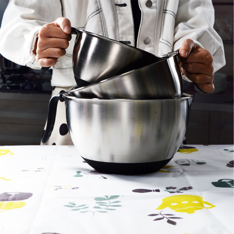 Non-Slip Silicone Stainless Steel Mixing Ice Cream Bowl with Long Handle