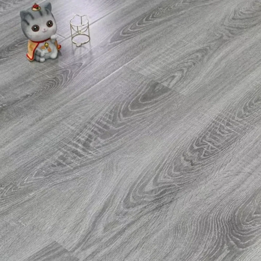 Ламинат высокоглянцевый с тиснением под ручную скобку 6.2 мм