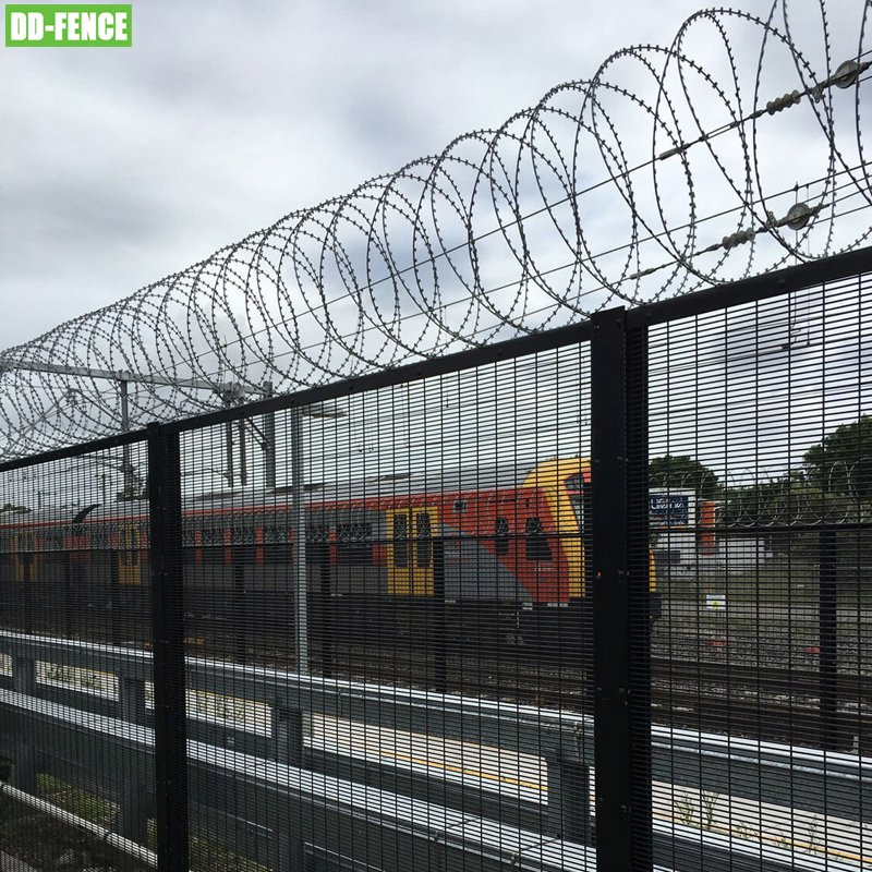 South Africa Galvanized Perimeter Safety 3D High Security 358 Fencing Anti Climb Prison Airport Fence