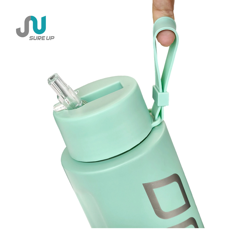 Спортивная бутылка для воды 900 мл с трубочкой