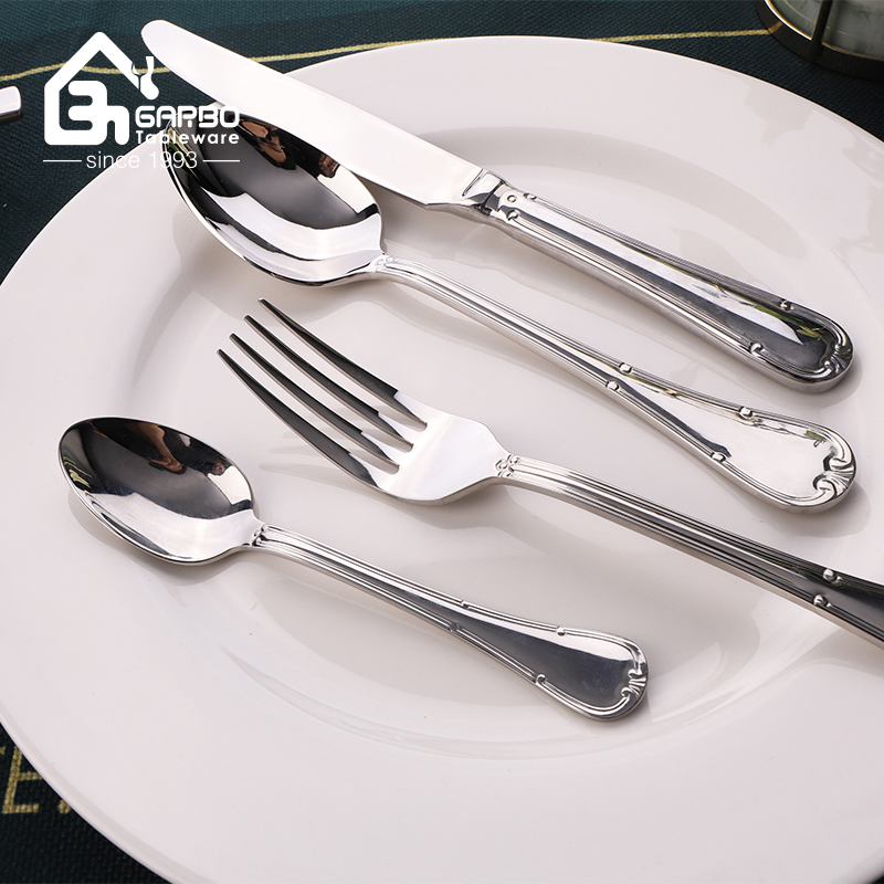 High-End Silver Metal Stainless Steel Cutlery Set Flatware Set for Party Hotel with Decorative Engraved Handle Royal Style SM084