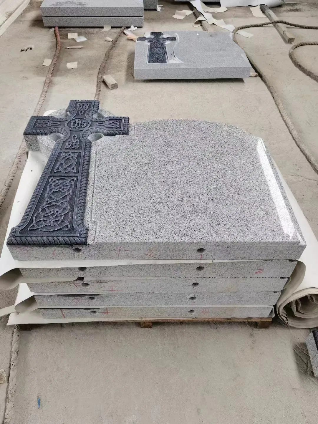 Granite Funeral Monument Tomb Headstone Granite Gravestone Onyx Marble Monument Heart Shape Monument Tombstone
