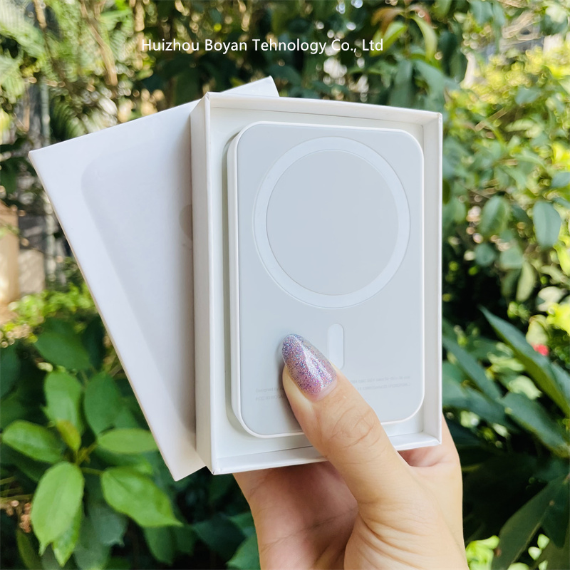 Top Quality Magsafe Emergency Charger Portable Power for Essentials