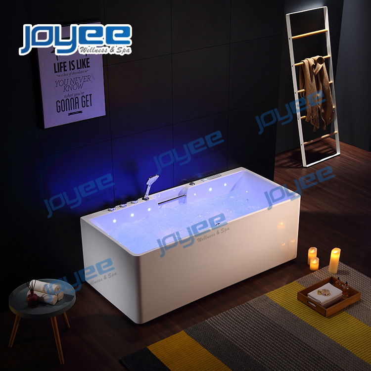 Угловая акриловая ванна Jacuzzi с гидромассажем и душем