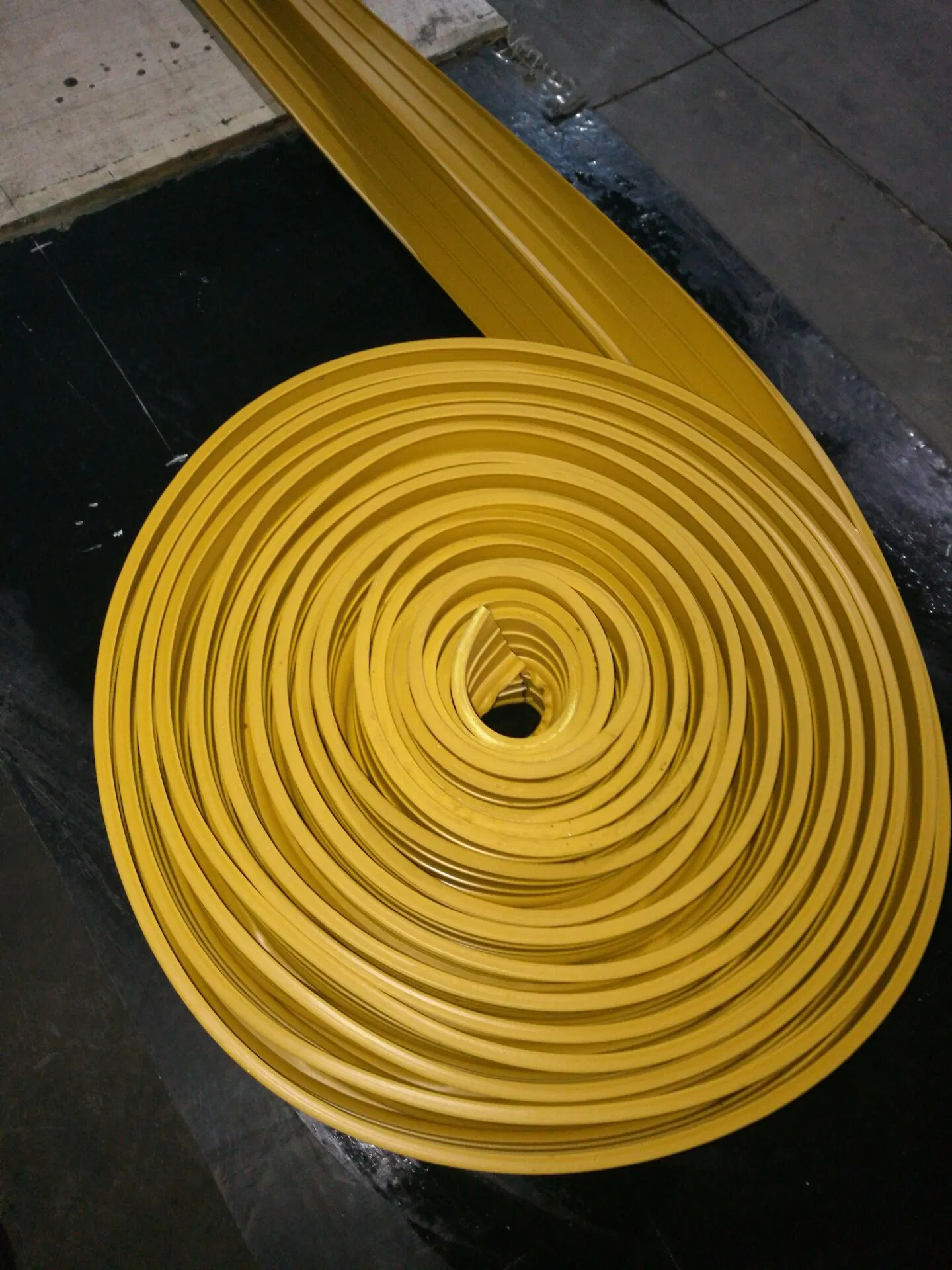 Black Swelling Rubber Bentonite Water Stop