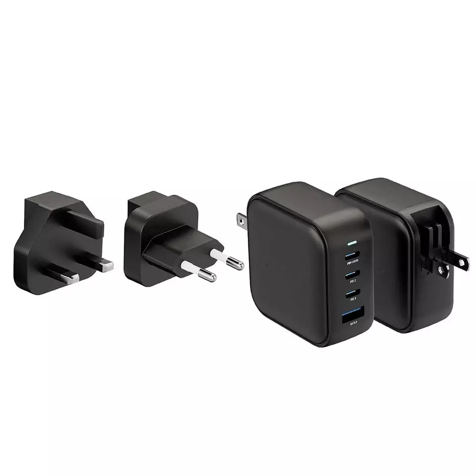 GaN-адаптер 100W с 4 портами, компактный