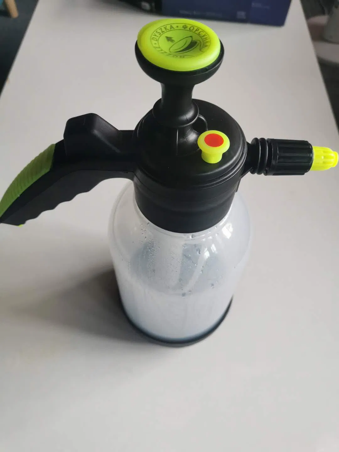 2L Hand Pressure Sprayer Plastic Trigger Watering Bottle