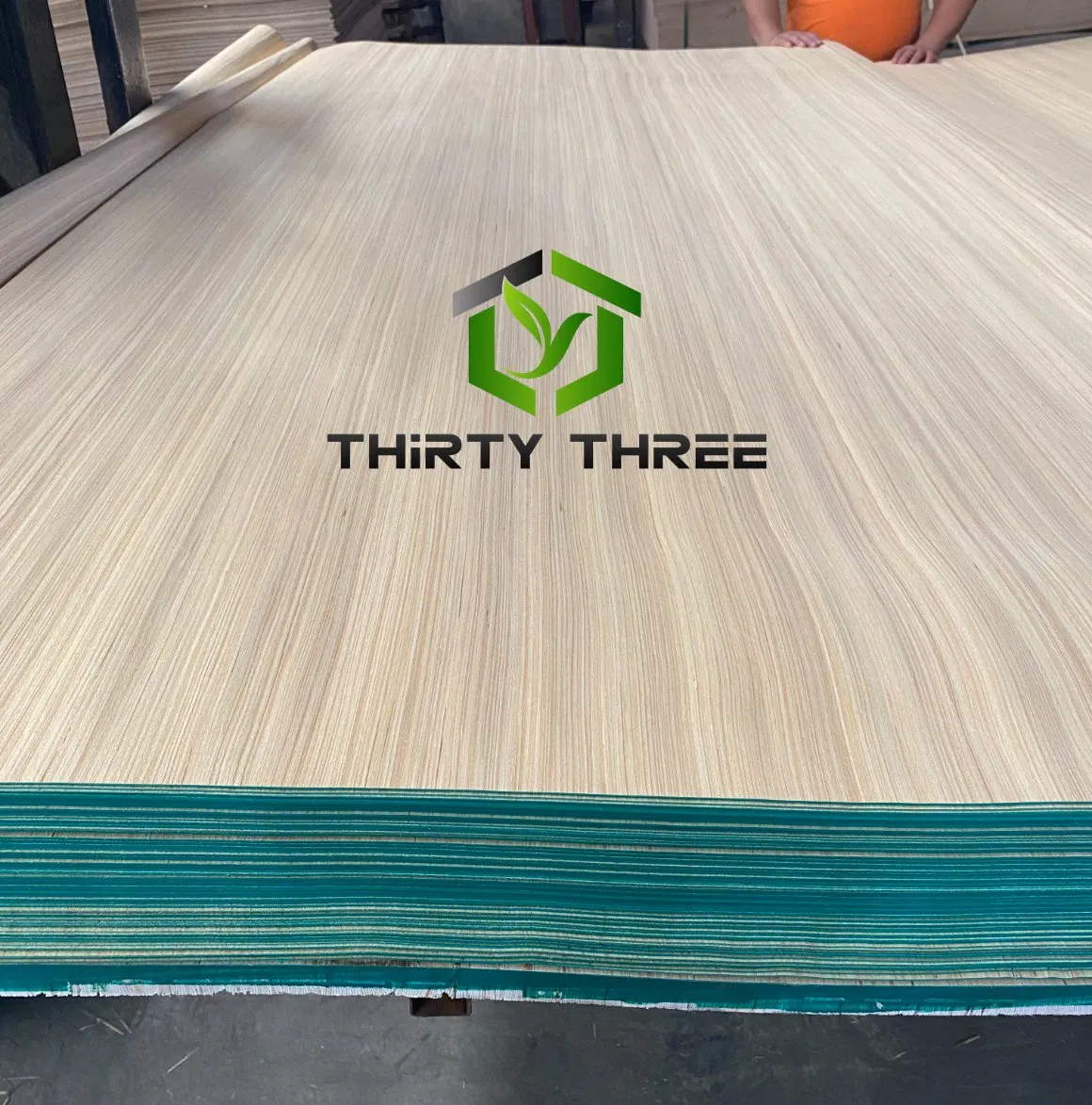 Grade a/B White 4*8FT 0.3mm Recon Poplar Veneer Can Use in Plywood/Faced Melamine Paper