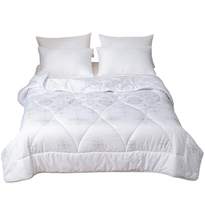 Комплект постельного белья King с красным покрывалом