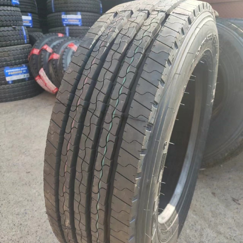 Шины грузовые радиальные бескамерные 275/70R22.5, 275/80R22.5 (рулевая ось), 295/80R22.5 с низким сопротивлением качению для седельных тягачей