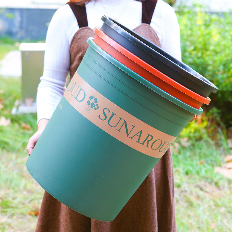 Большой пластиковый горшок для напольных растений