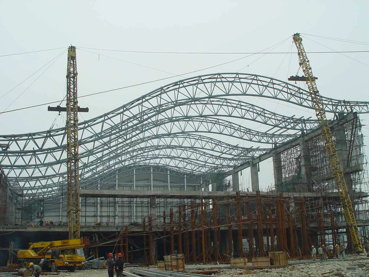 Prefab Light Steel 3s/4s Car Exhibition Hall with High Quality