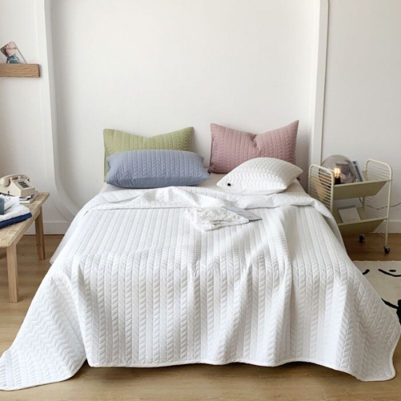 ODM/OEM Plain Color Home Hotel Textile White Bed Sheets Double Coverlets Quilts Three-Pieces Washed Bedcover Cotton Bedding Set Pillowcases Bedspread