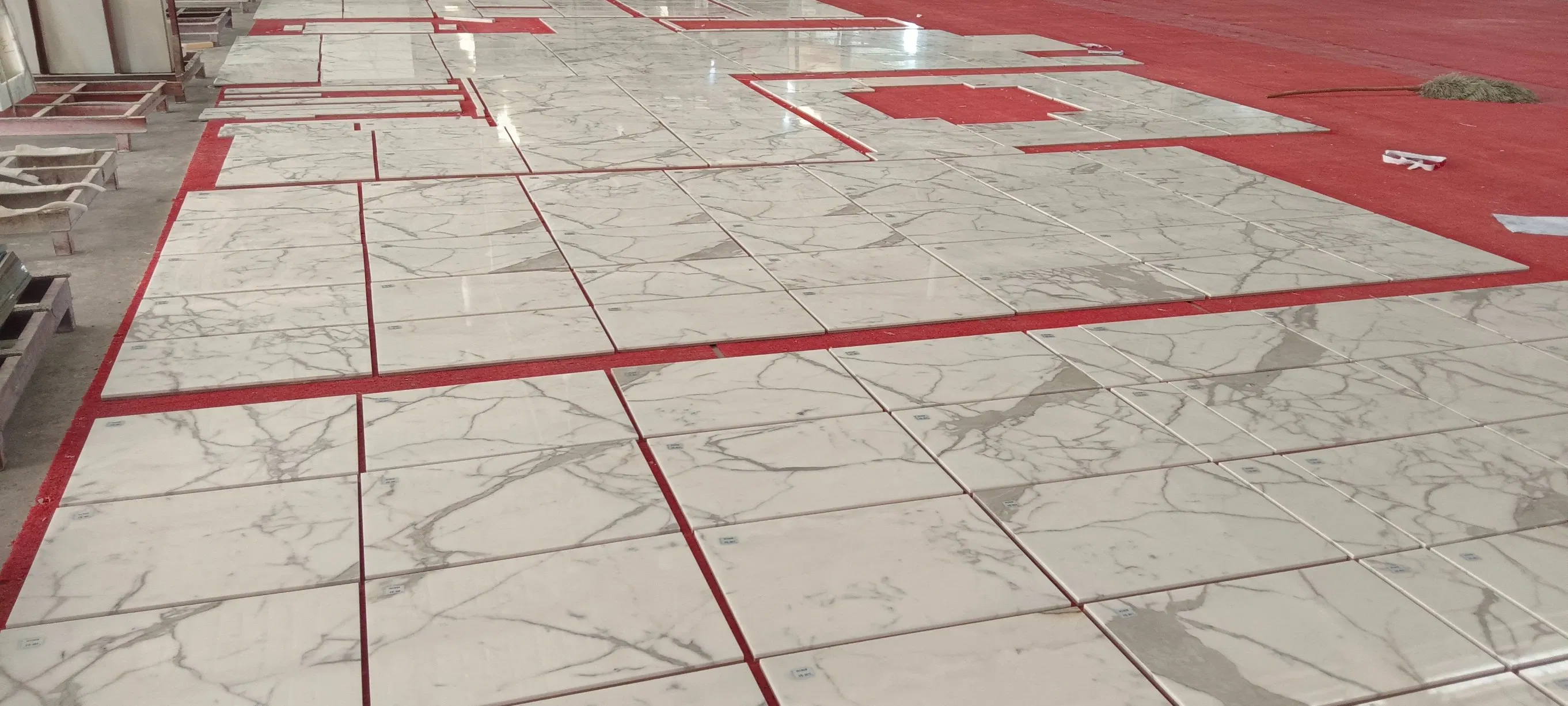 Natural White/Black/golden/Beige/Green/Brown/Blue/red/Grey/Light Marble/Granite/Travertine/Stone/Mosaic/Onyx Floor/Wall/paving calacacatta Tile for Decoration