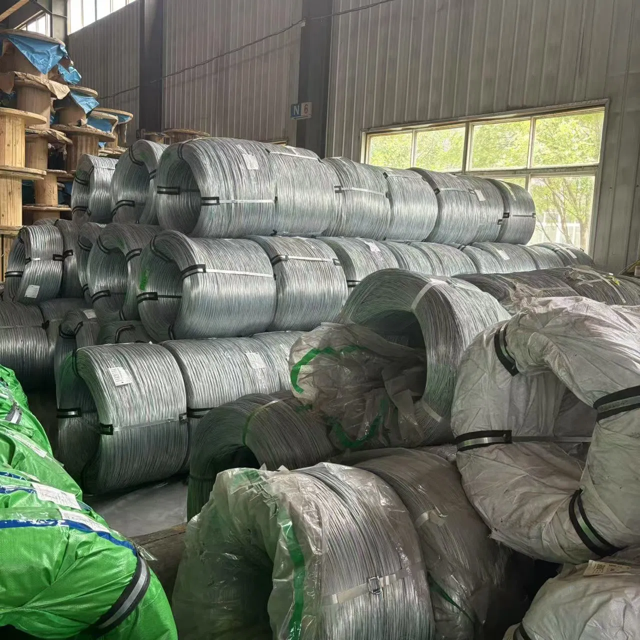 Durable Galvanized Steel Wire for Creative Art Projects
