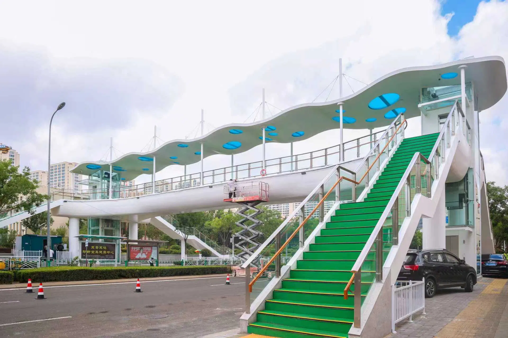 Customizable Prefabricated Steel Pedestrian Bridge with Free Quote