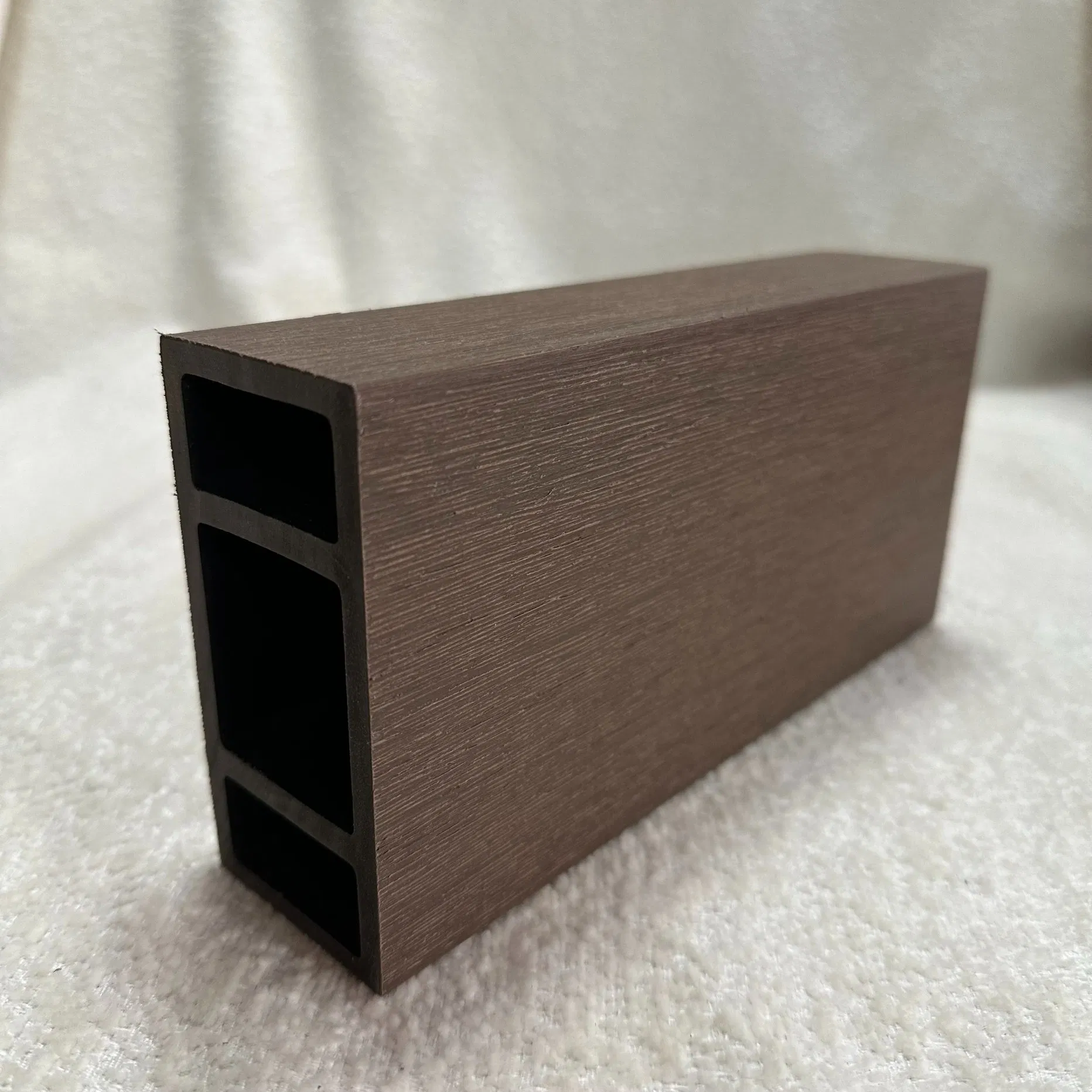 Outdoor WPC Louver System 100X50mm Co-Extruded Finish Weatherproof Building Component