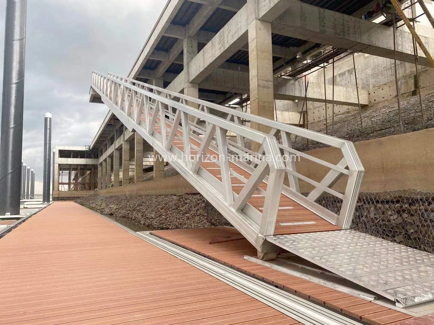 Customized Aluminum Ramp Access Bridge for Floating Dock