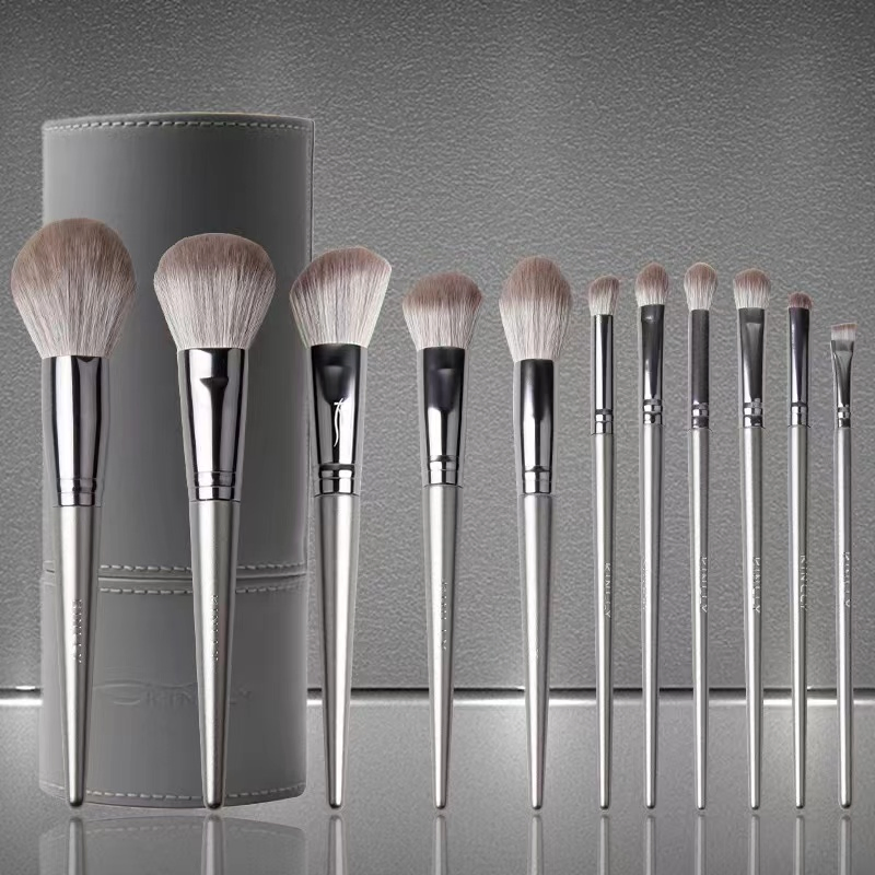 Factory Wholesale Silver Luxury Wooden Handle Comfortable Soft Makeup Brushes Popular