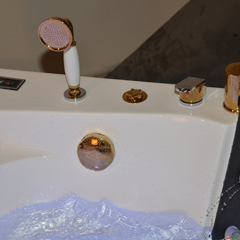 Угловая акриловая ванна с гидромассажем