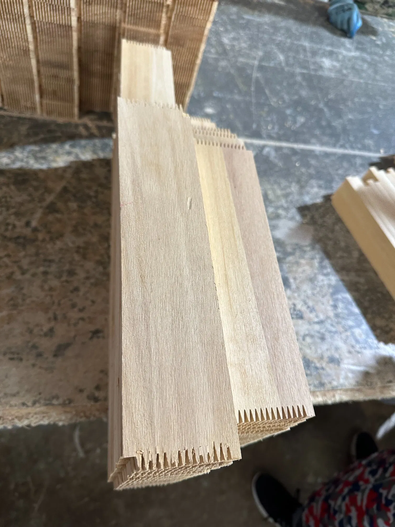 Radiata Pine Finger Jointed Boards Paulownia Wood Building Materials Mouldings Production 16FT 20FT