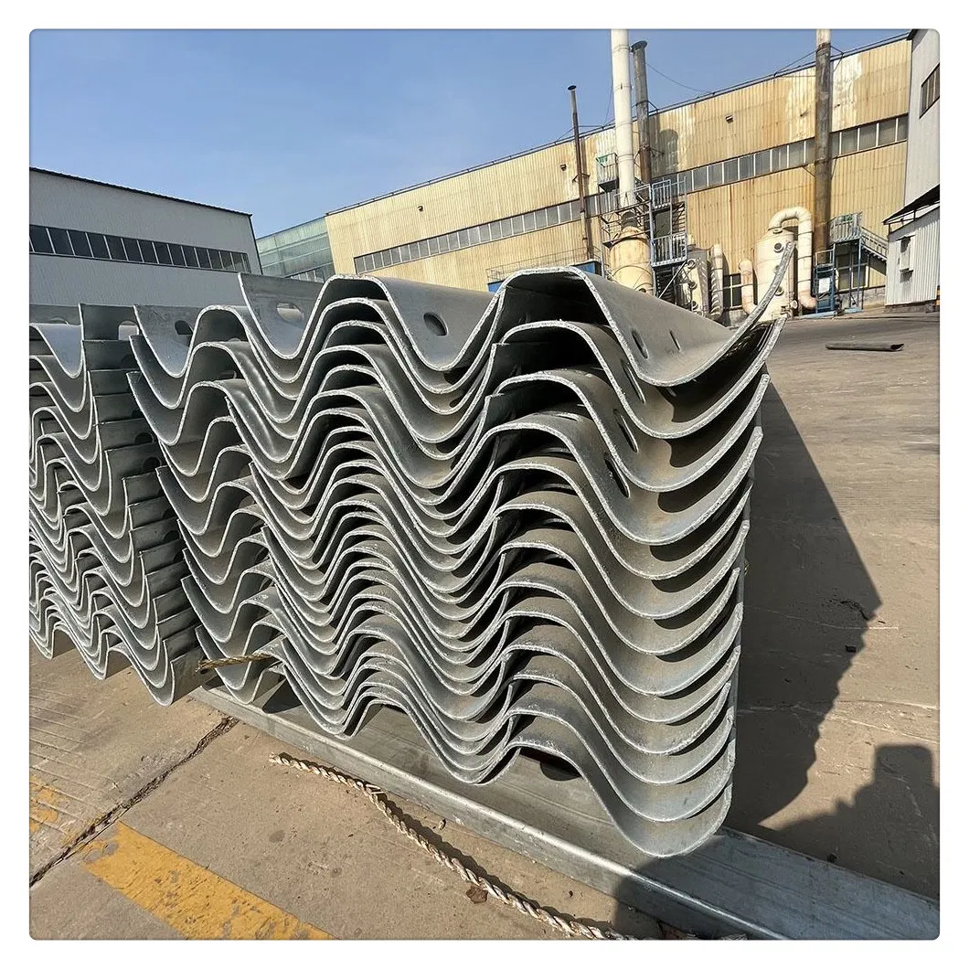 Durable Highway Crash Protection Three Beam Corrugated Thrie Beam Guardrail