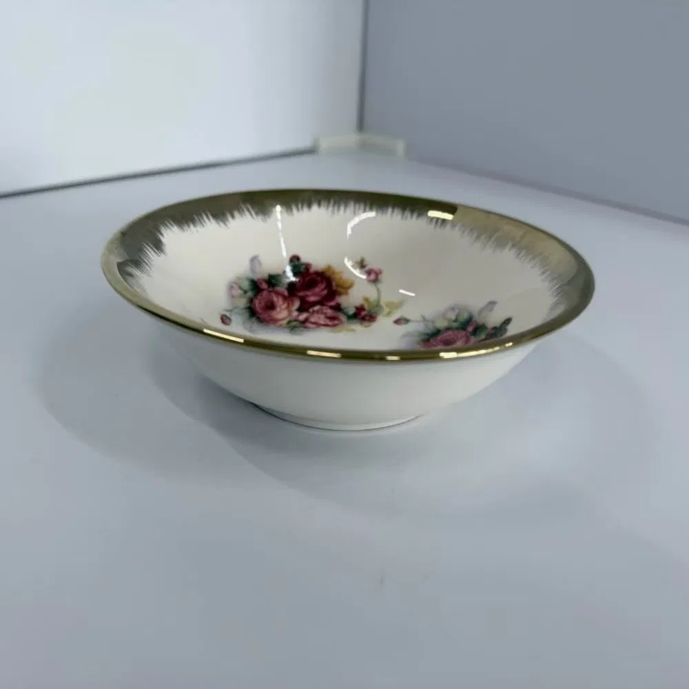 Elegant Gold-Plated Dinner Plates with Customization for Stylish Dining