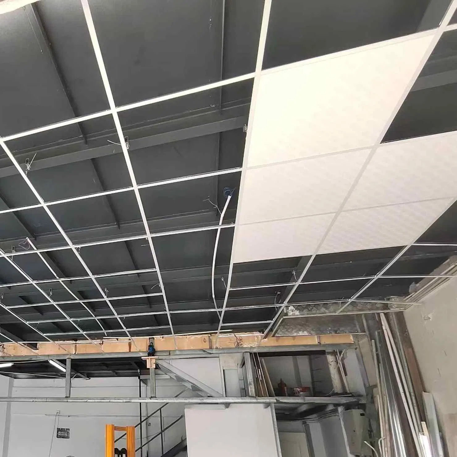 Super Market Use Acoustic Fiberglass Ceiling Tiles Building Materials