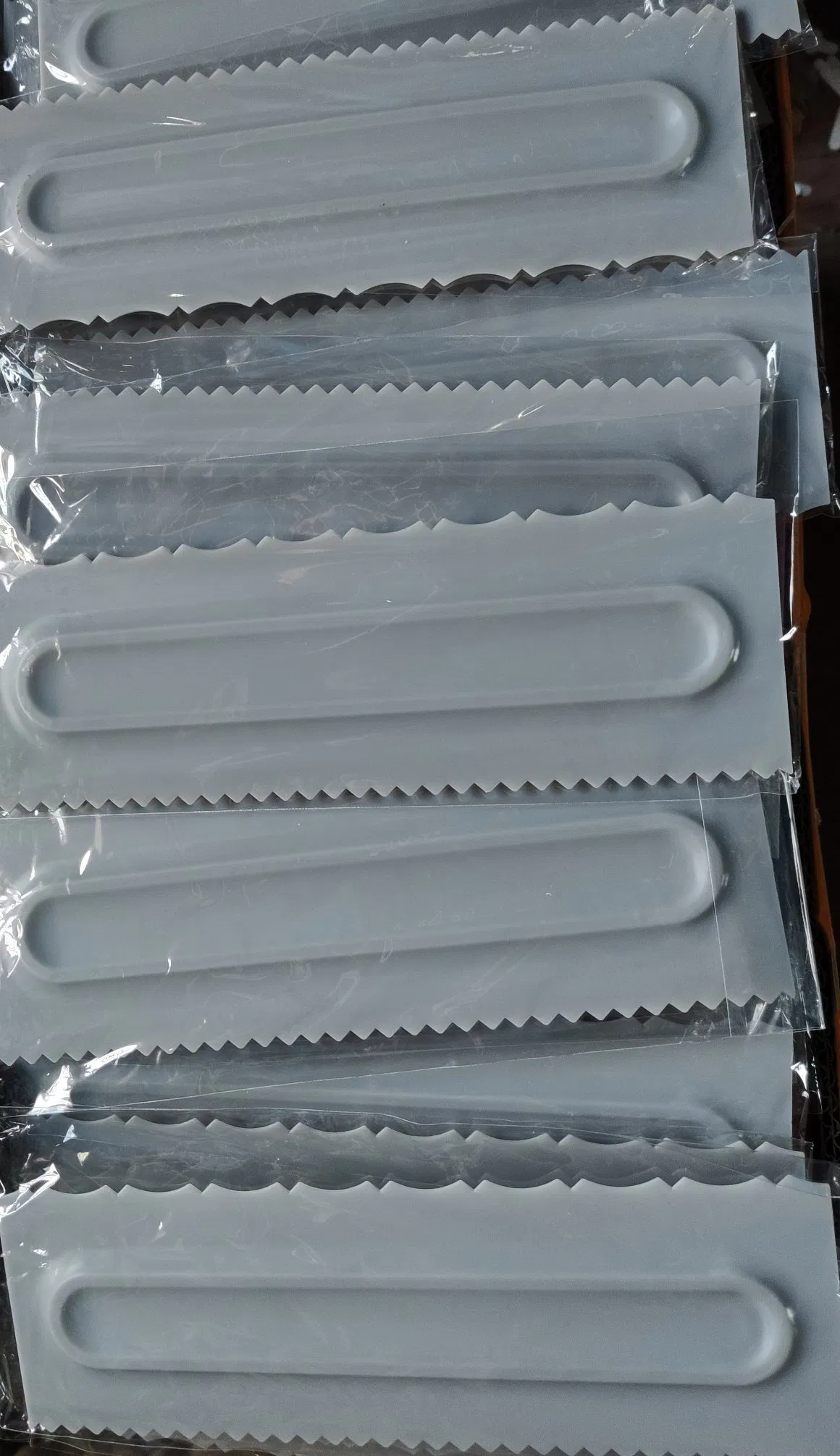 Plastic Cake Decorating Smoother Scraper Patterned Edge Butter Cream Frosting Icing Cake Comb