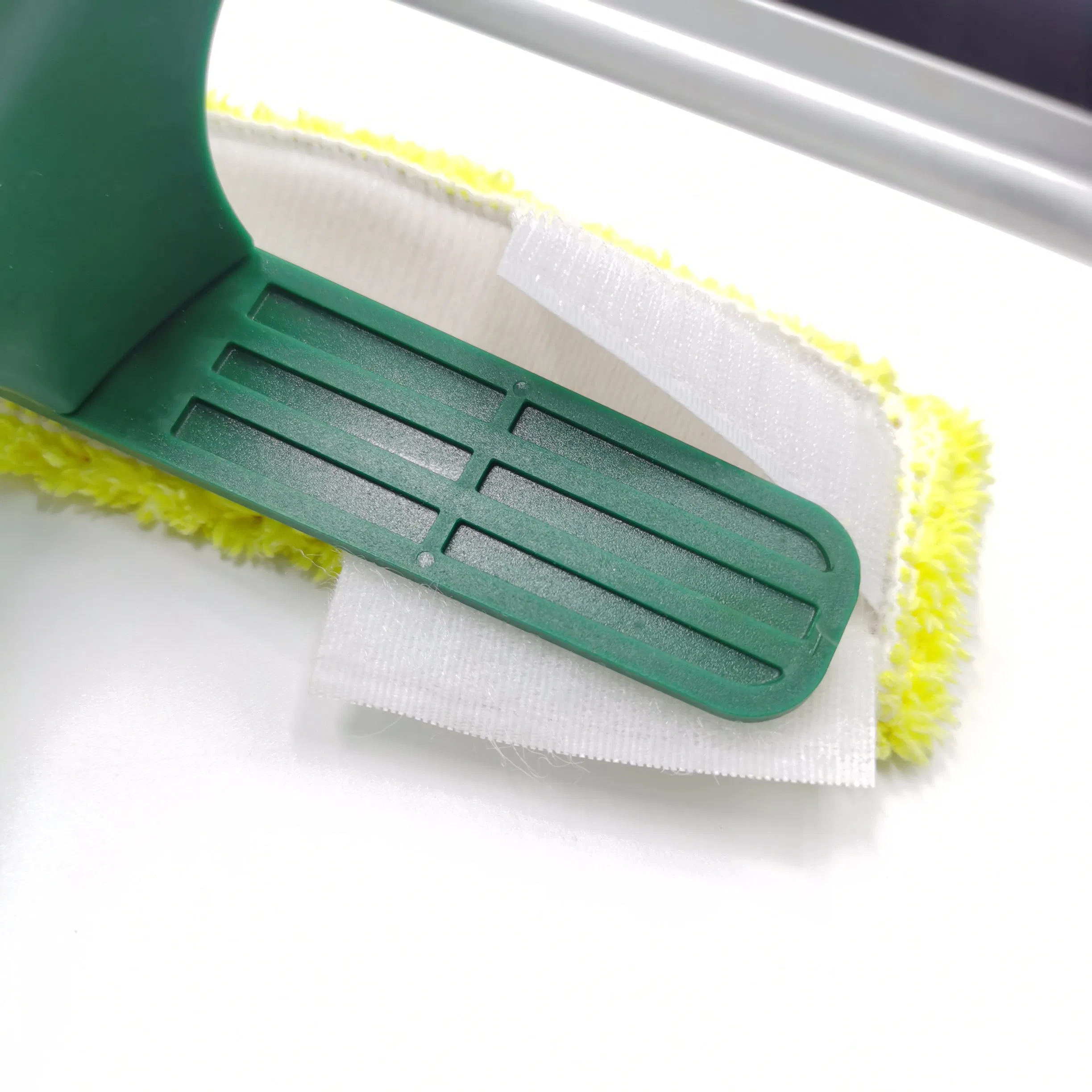 Household Window Cleaner Professional Cleaning Integrated Water Spray Glass Scraper