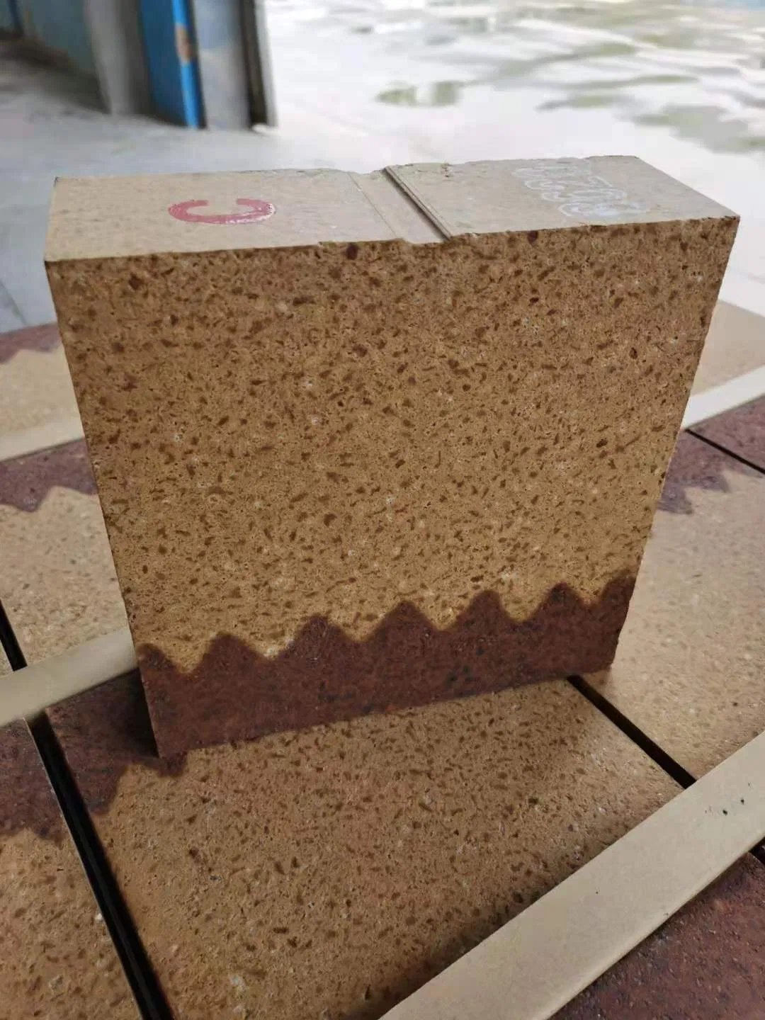 Огнеупорный магнезитовый кирпич Green для цементной промышленности