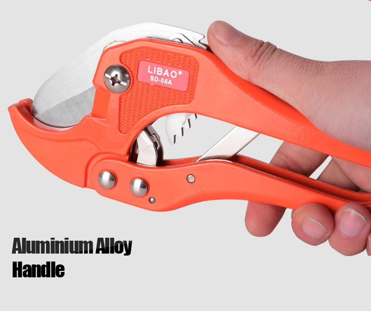 Труборез для ПВХ труб с храповым механизмом