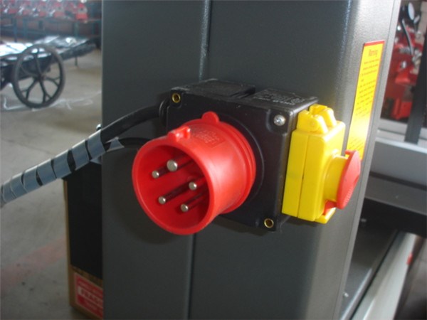 Ленточная пила горизонтальная 3000 Вт 560 мм ZICAR BS24