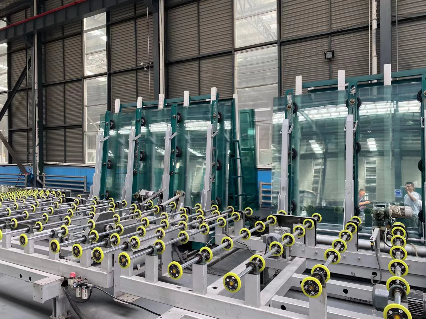 Jumbo Size Oversize 6.38mm 8.38mm 10.38mm 12.38mm Thickness High Quality Extra Clear (Low iron glass) Safety Laminated Glass with Wholesale Low Price.