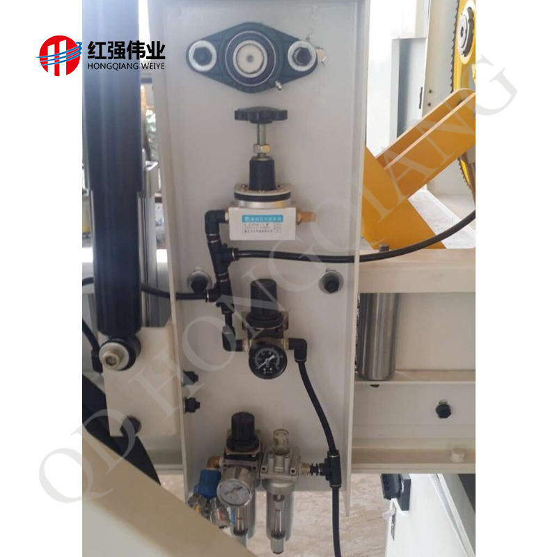 Ленточная пила по дереву горизонтальная