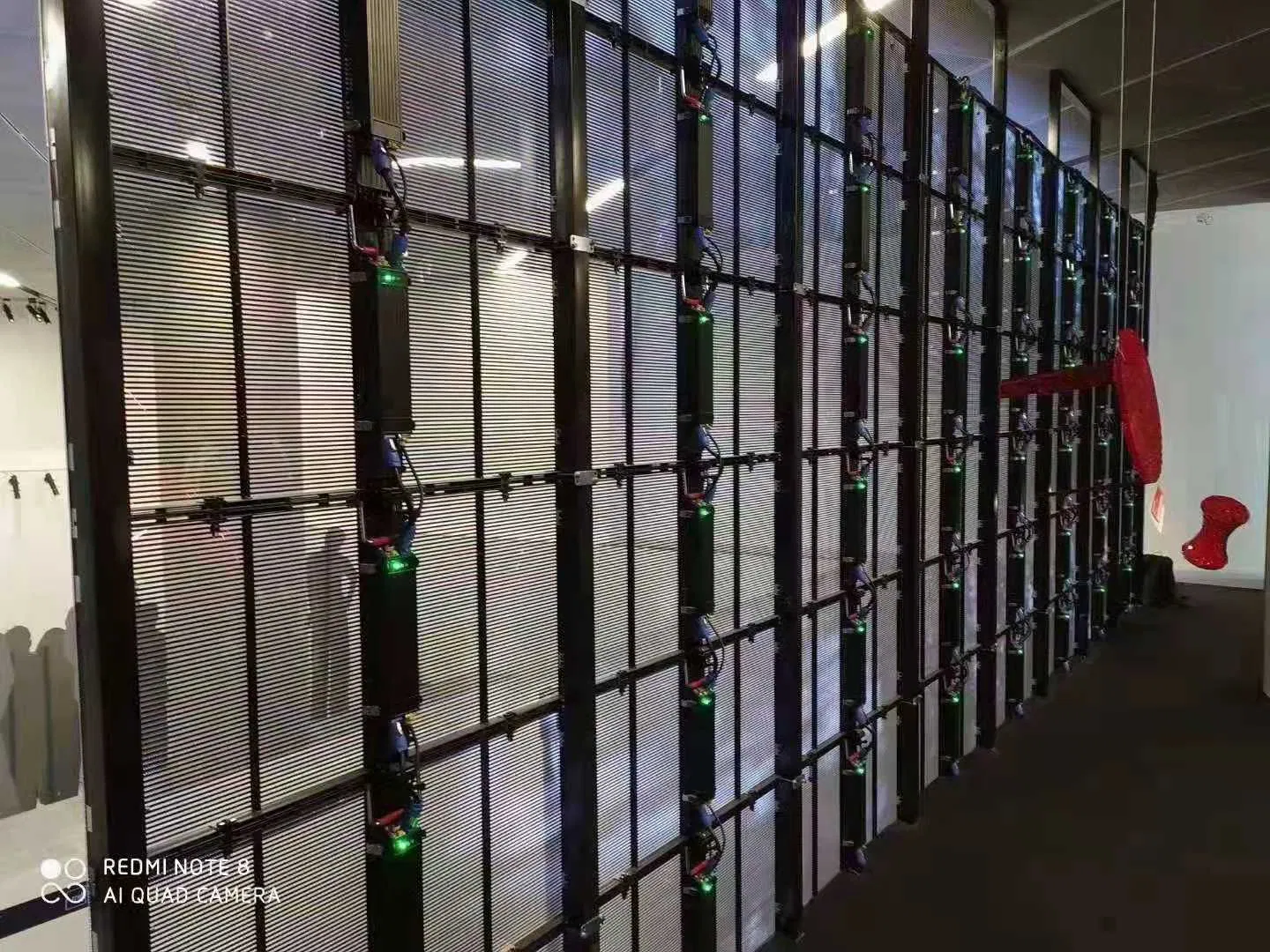 P3.9-7.8 Transparent Curtain LED Display for Outdoor Advertisement