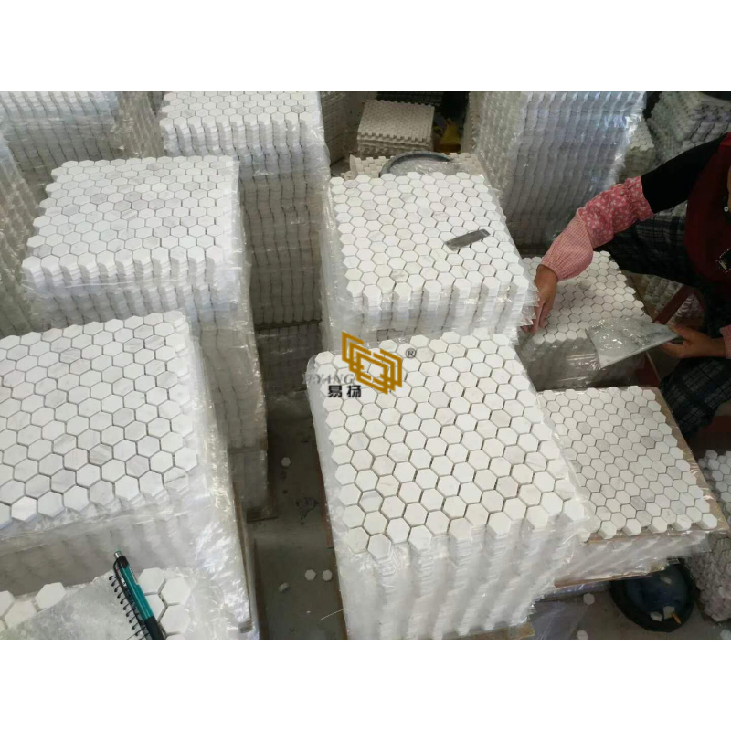 Мозаичная плитка Кастро из белого мрамора