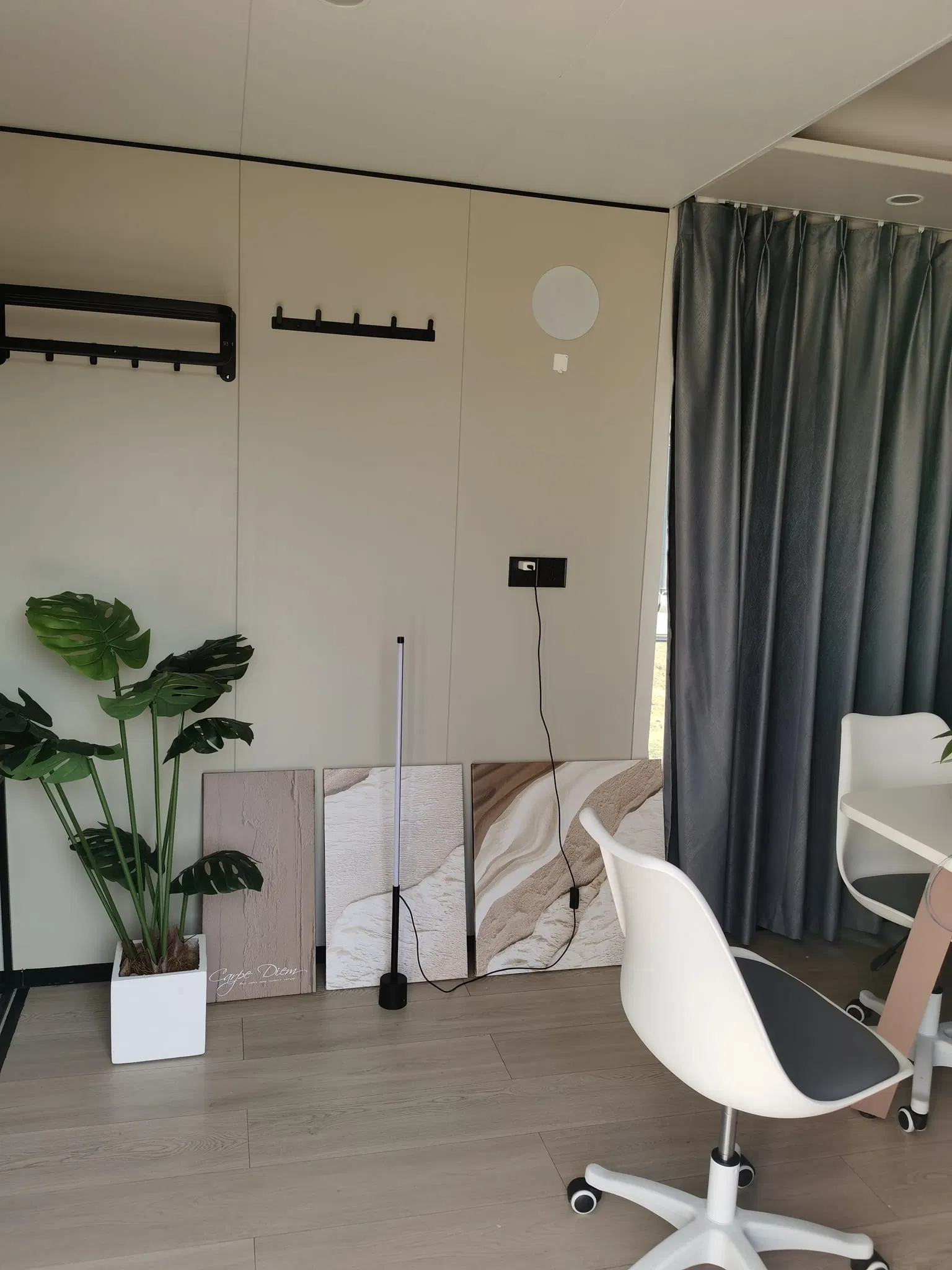 Prefabricated Apple Cabin for Sale High Quality Chinese Manufacturer Space Capsule Living