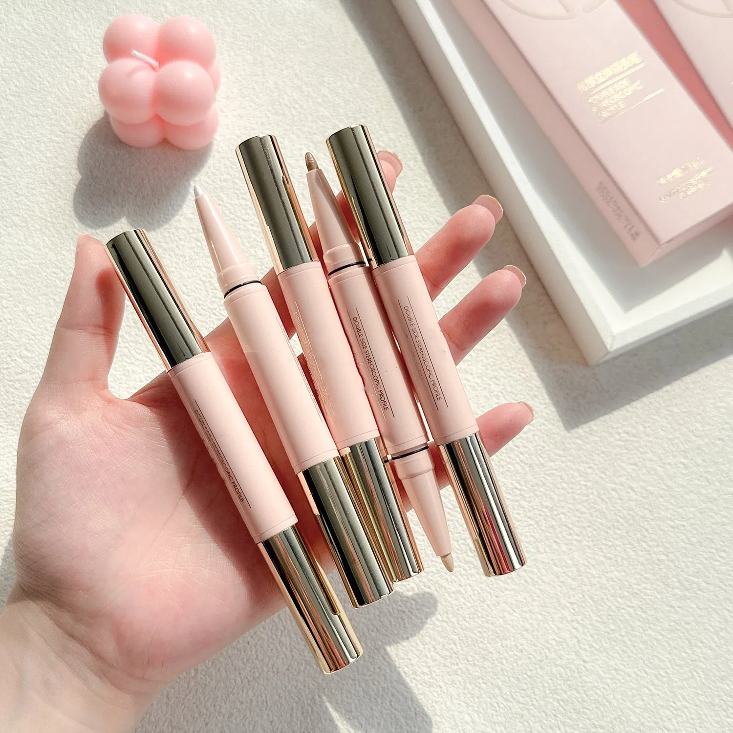 Sculpting Double Headed Contouring Pen with Smooth Natural Makeup for Long Lasting Face