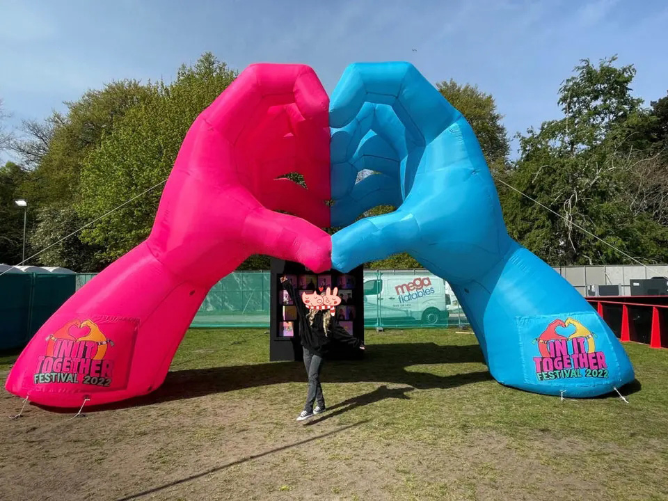 Boyi Music Concert Entrance Decoration Inflatable Sculpture Hand