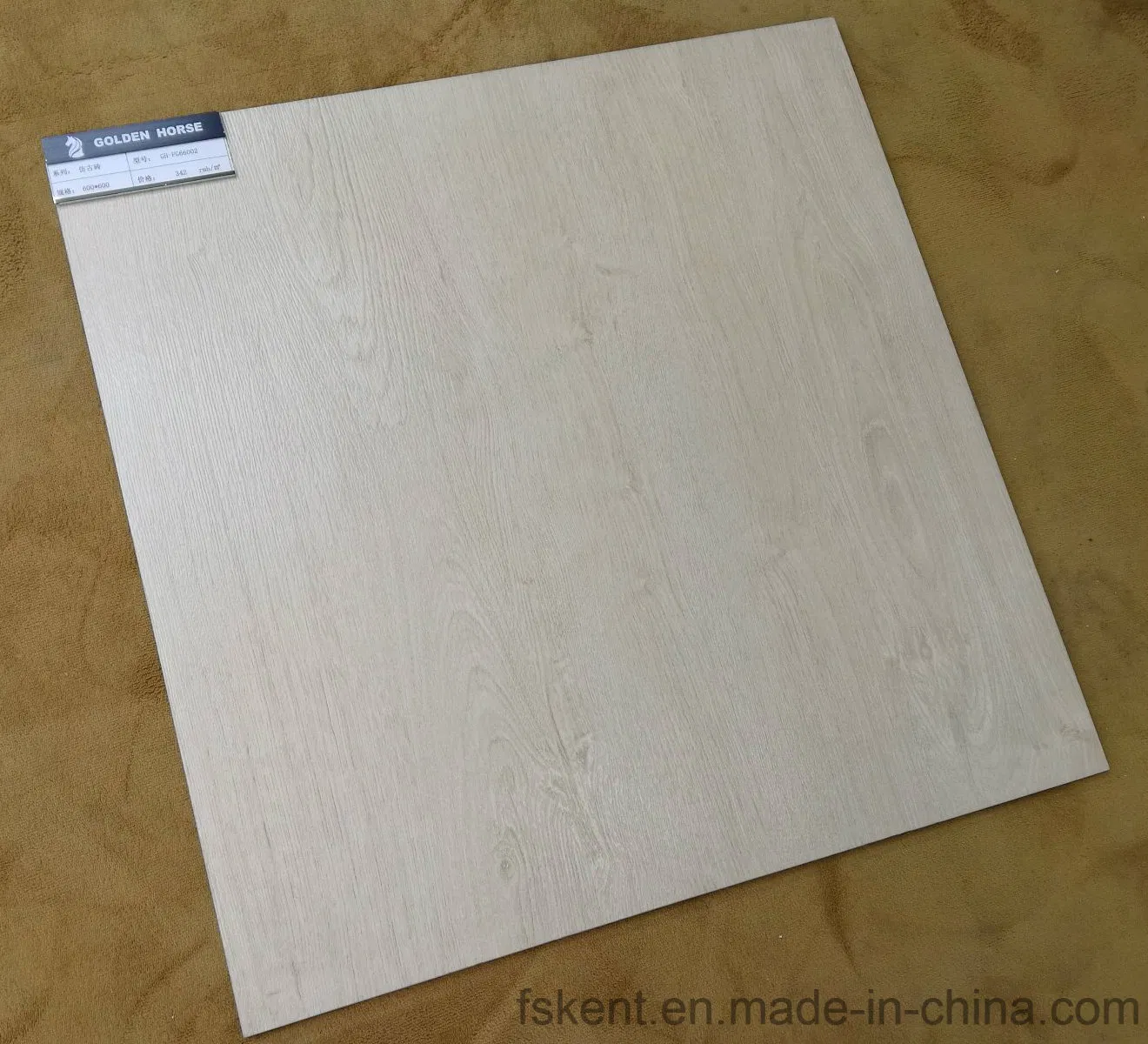 Керамогранитная плитка 60x60 см под дерево светлая