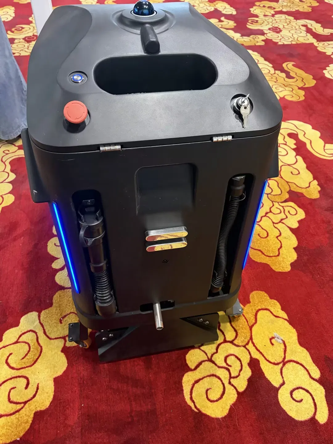 Steam-Powered Robotic Carpet Cleaner with Smart Navigation and Fast-Drying Suction.