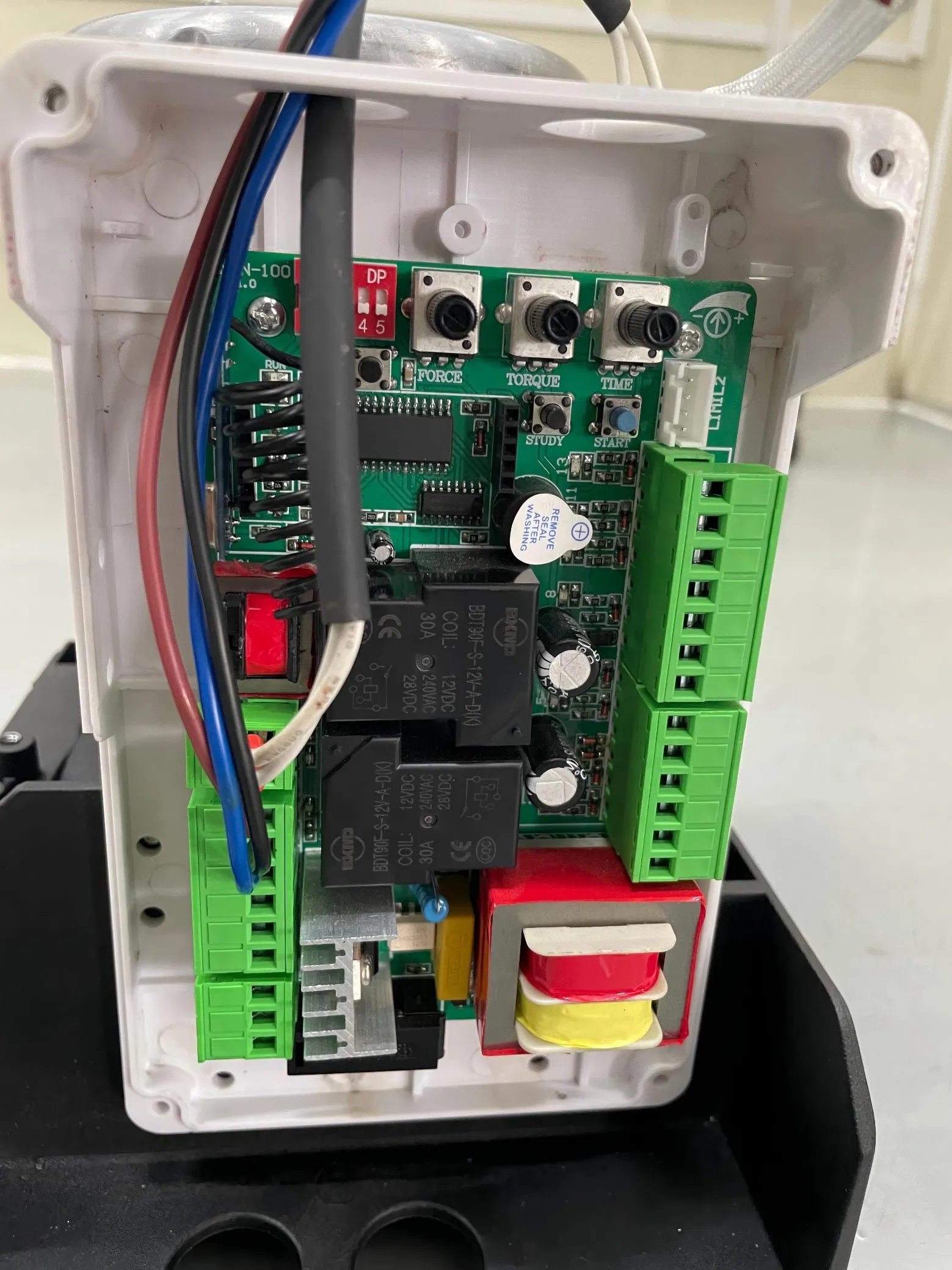 AC Sliding Gate Motor Opener for 600kg House Gate