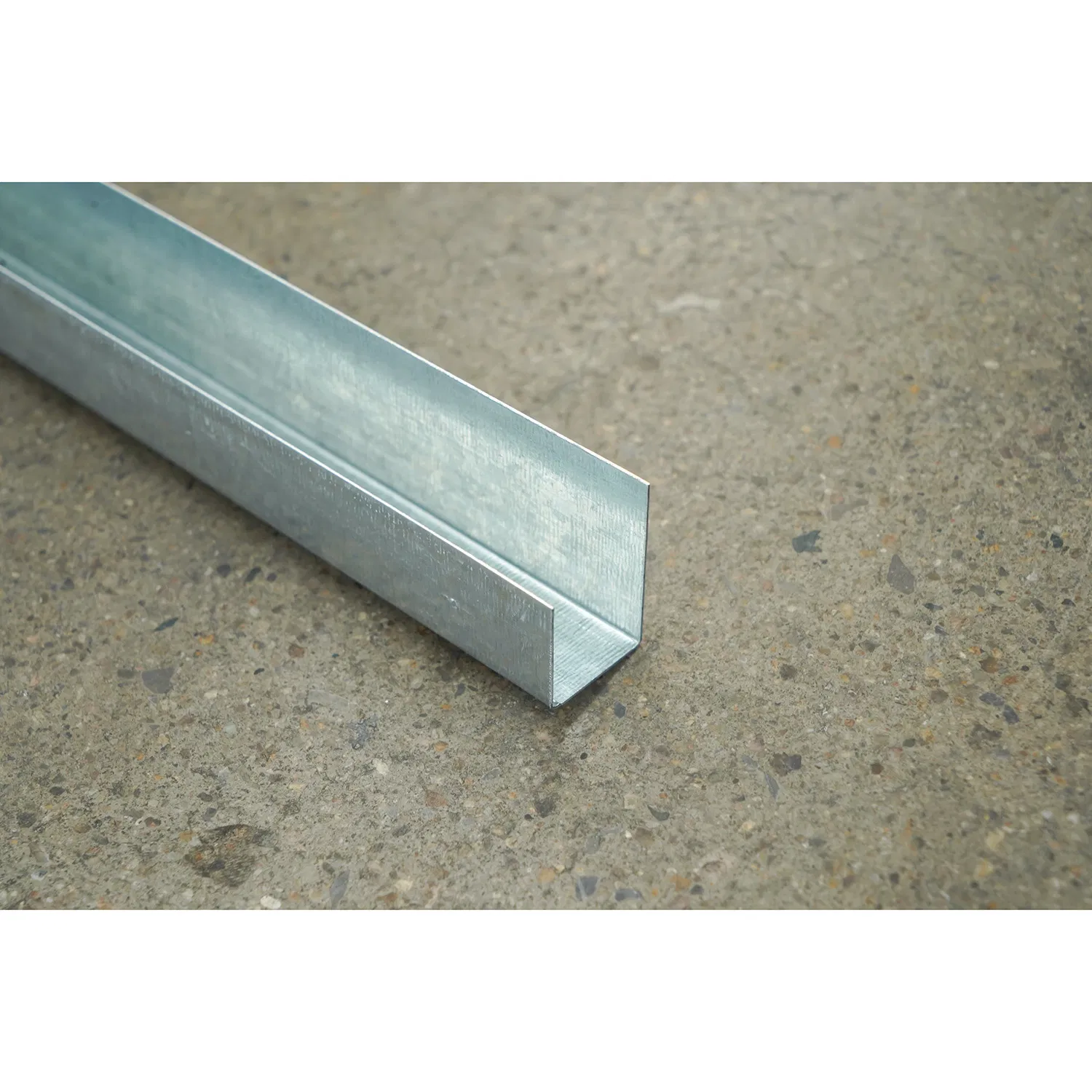 Light Gauge Steel Keel Top Quality Metal Track and Stud Drywall Light Steel Keel Metal Building Materials Galvanized Ceiling Grid Cassette Keel