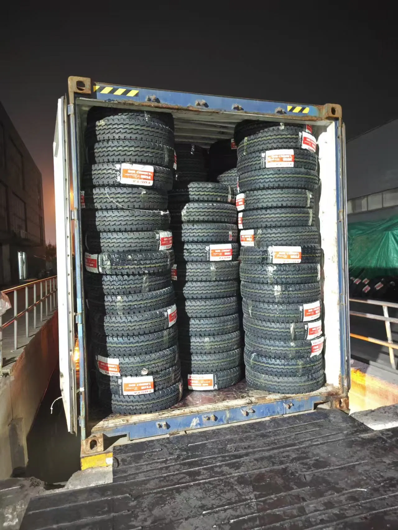 Yusta 11R22.5 All Position Truck/Bus Tire