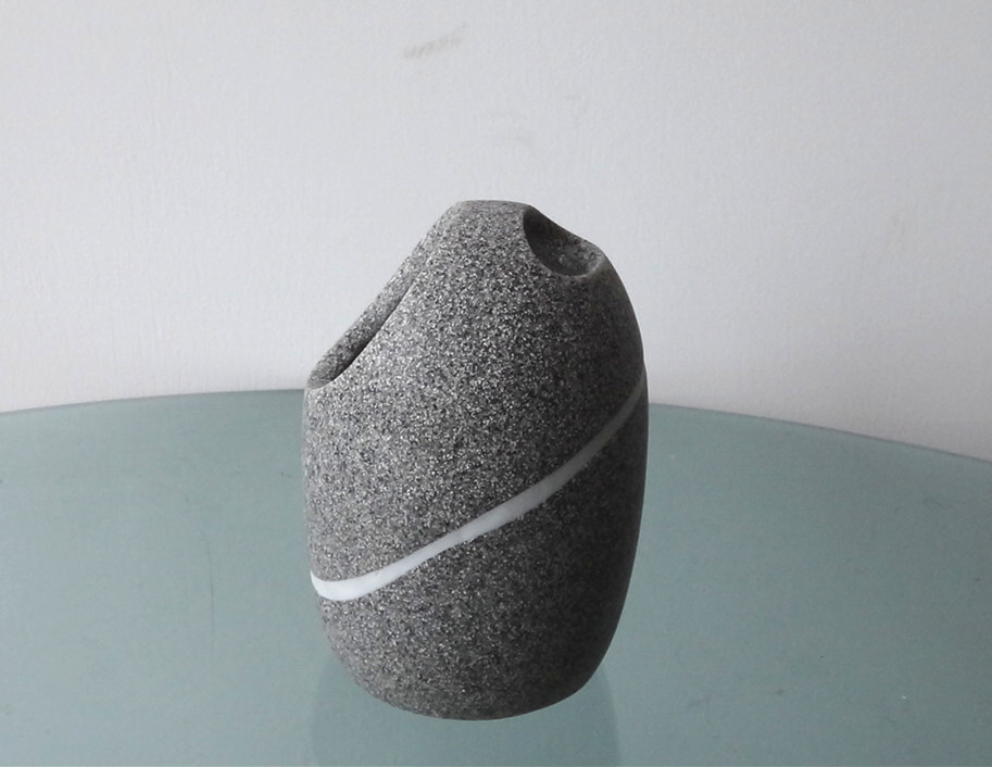 Elegant and Stylish Polyresin Toothbrush Holder for Home (BP0102-LGS)