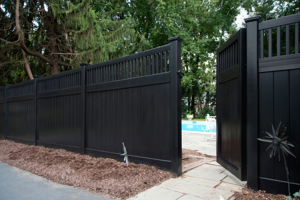 Customized High Strength Natural 6FT Outdoor Garden Privacy PVC Fence Panel with Gate Fence Post