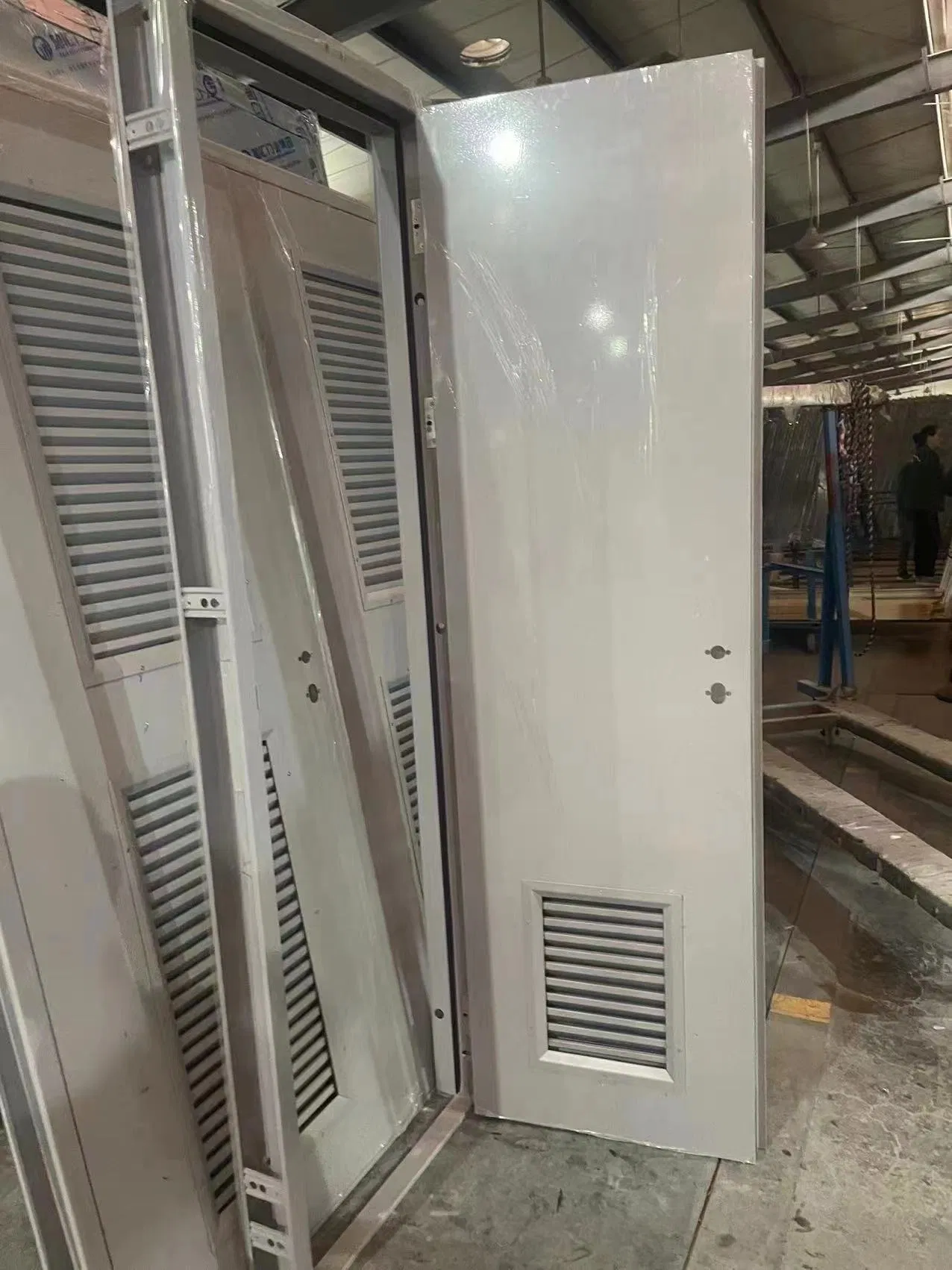 High Quality Hinged Metal Door with Louver for Venting