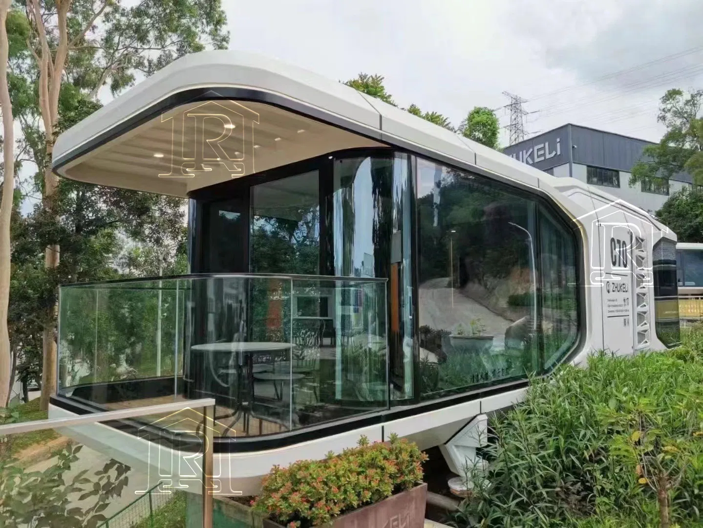 Customized Environmental Friendly Trailer Space Capsule House Modern Prefabricated House