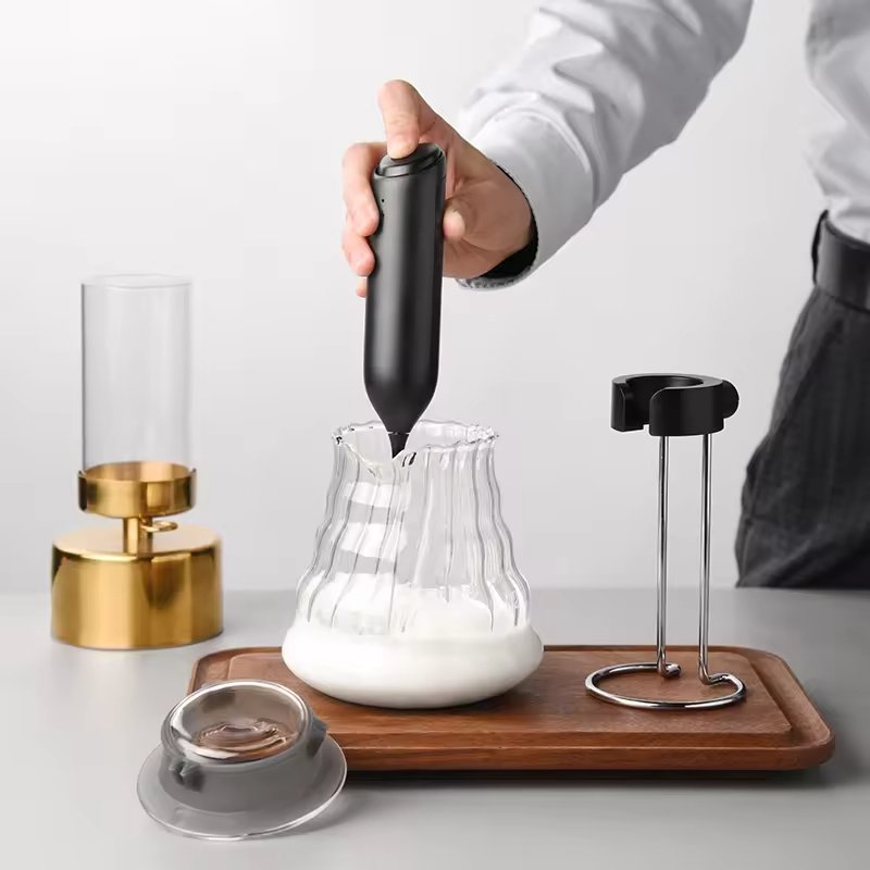 New Product Cappuccino Maker Personal Battery Mini Portable Handheld Electric Milk Frother